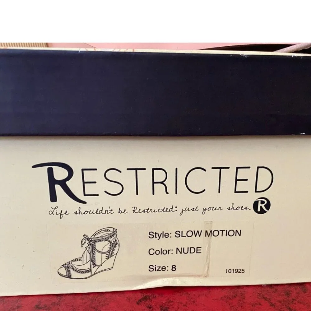 RESTRICTED "Slow Motion" Southwestern Stacked wood wedge Heel Booties Ankle *8M* - Picture 7 of 7